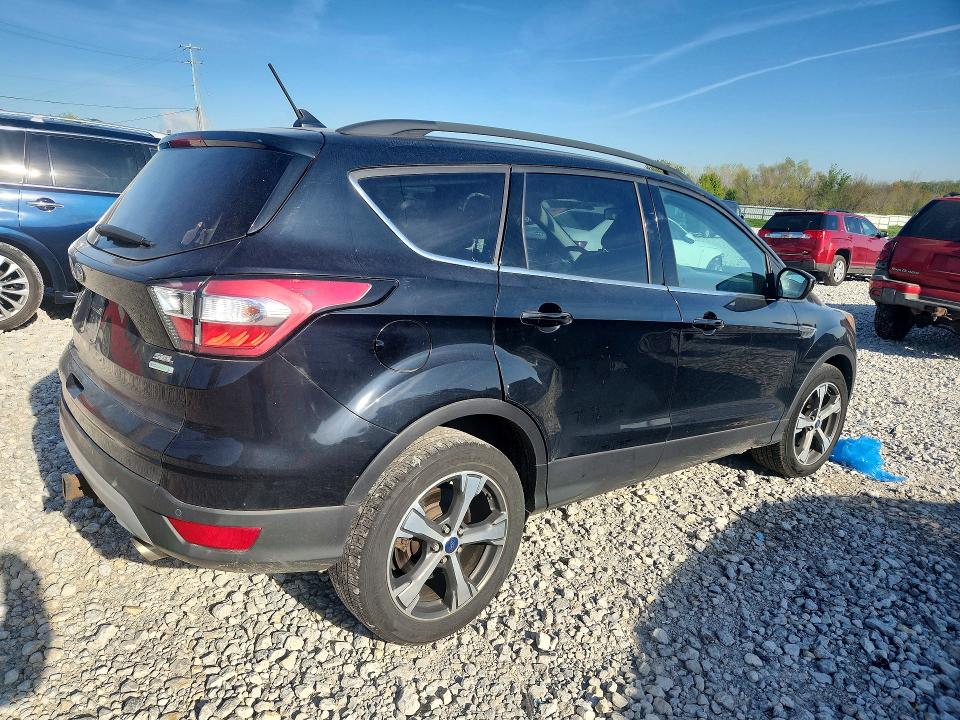 Продаж на аукціоні авто 2018 Ford Escape, vin: 1FMCU0HD7JUB09215, номер лоту: 52912016