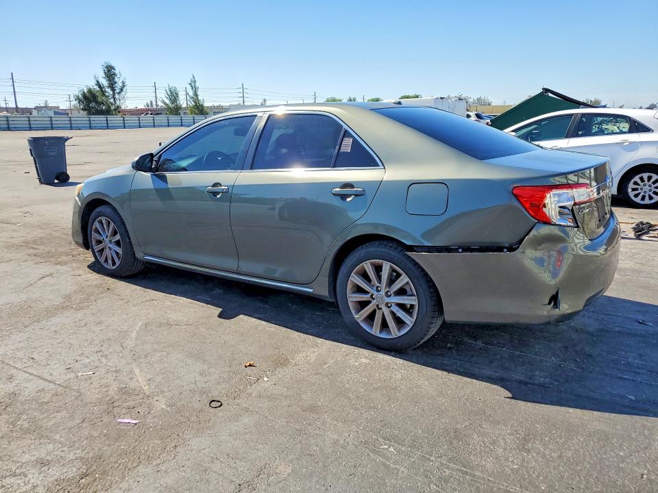 53661556 :رقم المزاد ، 4T1BK1FK1DU530456 vin ، 2013 Toyota Camry مزاد بيع