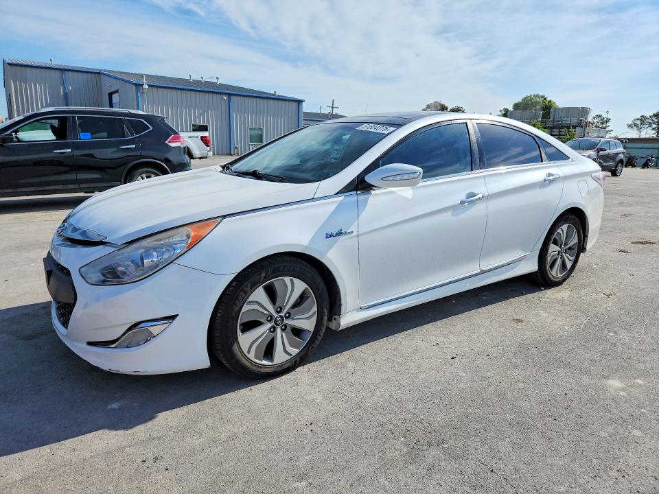 Auction sale of the 2015 Hyundai Sonata Hybrid, vin: KMHEC4A46FA123788, lot number: 51804076