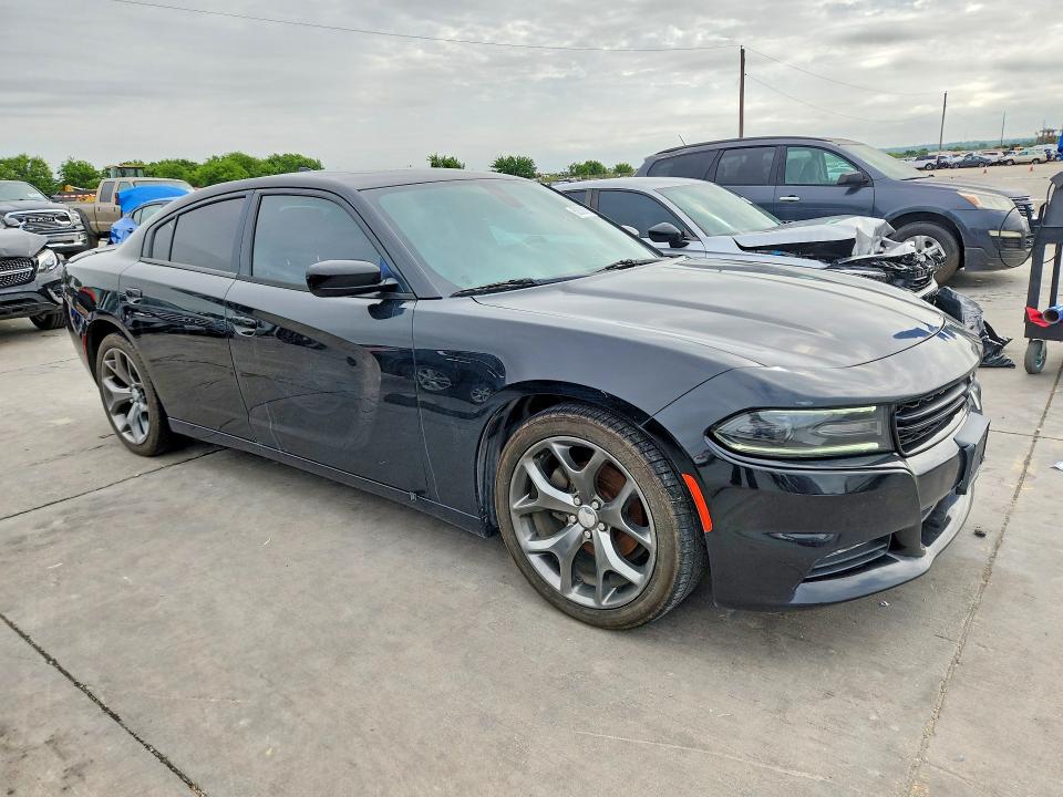 52828976 :رقم المزاد ، 2C3CDXHG4FH772067 vin ، 2015 Dodge Charger مزاد بيع