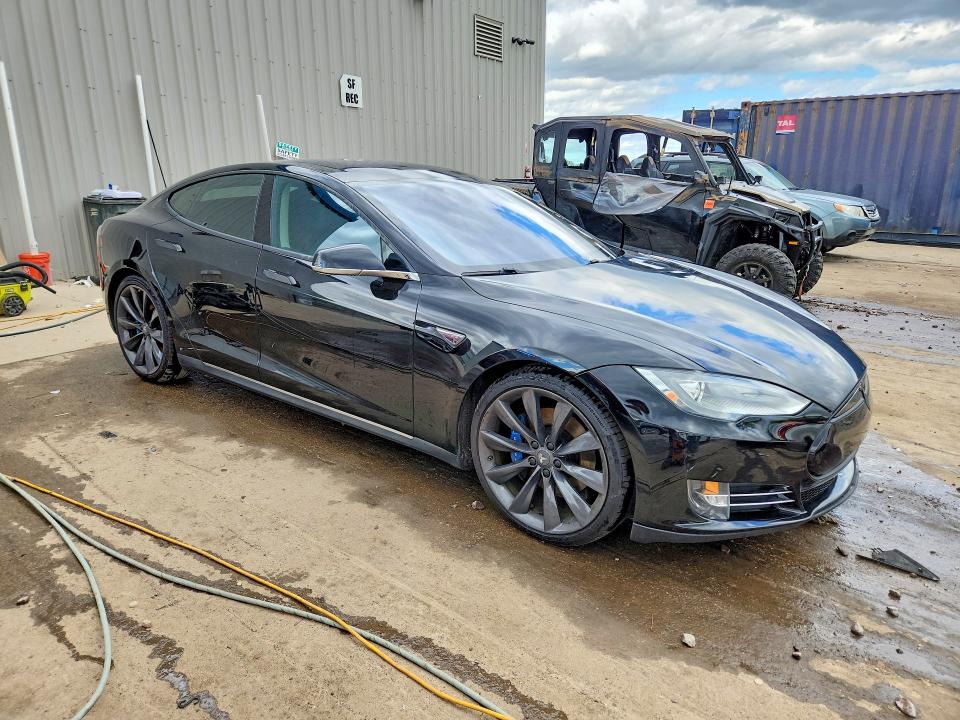 53716336 :رقم المزاد ، 5YJSA1CP9DFP07111 vin ، 2013 Tesla Model S مزاد بيع