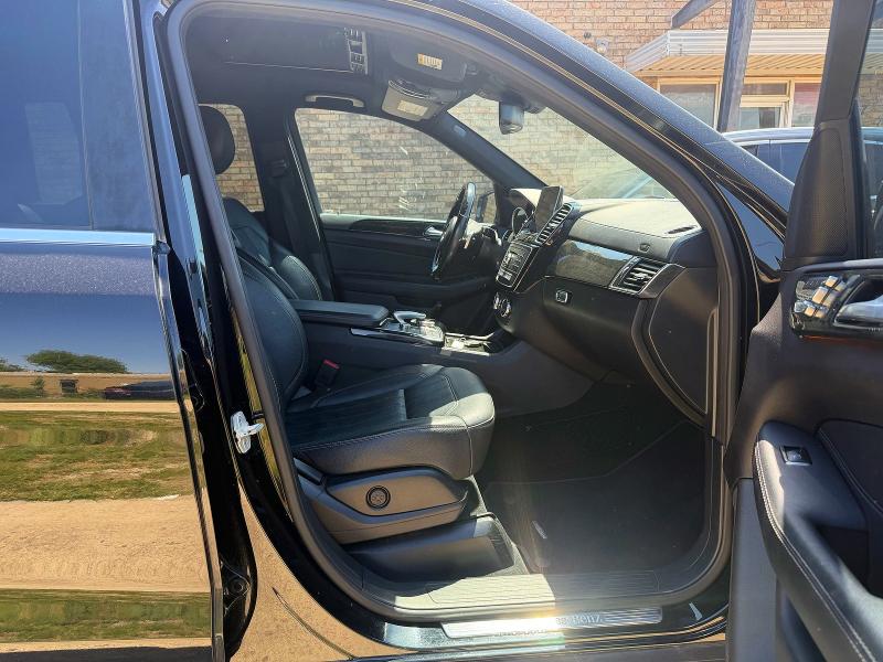 53578736 :رقم المزاد ، 4JGDF6EE9HA837080 vin ، 2017 Mercedes-benz Gls مزاد بيع