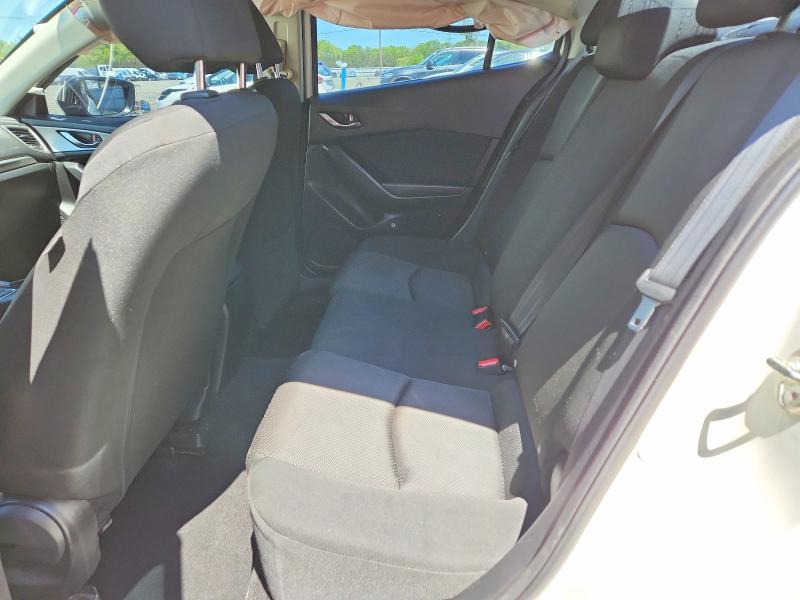52744376 :رقم المزاد ، 3MZBN1U77JM174019 vin ، 2018 Mazda 3 مزاد بيع