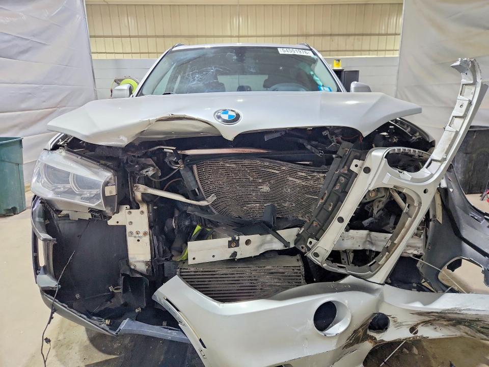 54551976 :رقم المزاد ، 5UXKR0C52G0P30443 vin ، 2016 Bmw X5 مزاد بيع