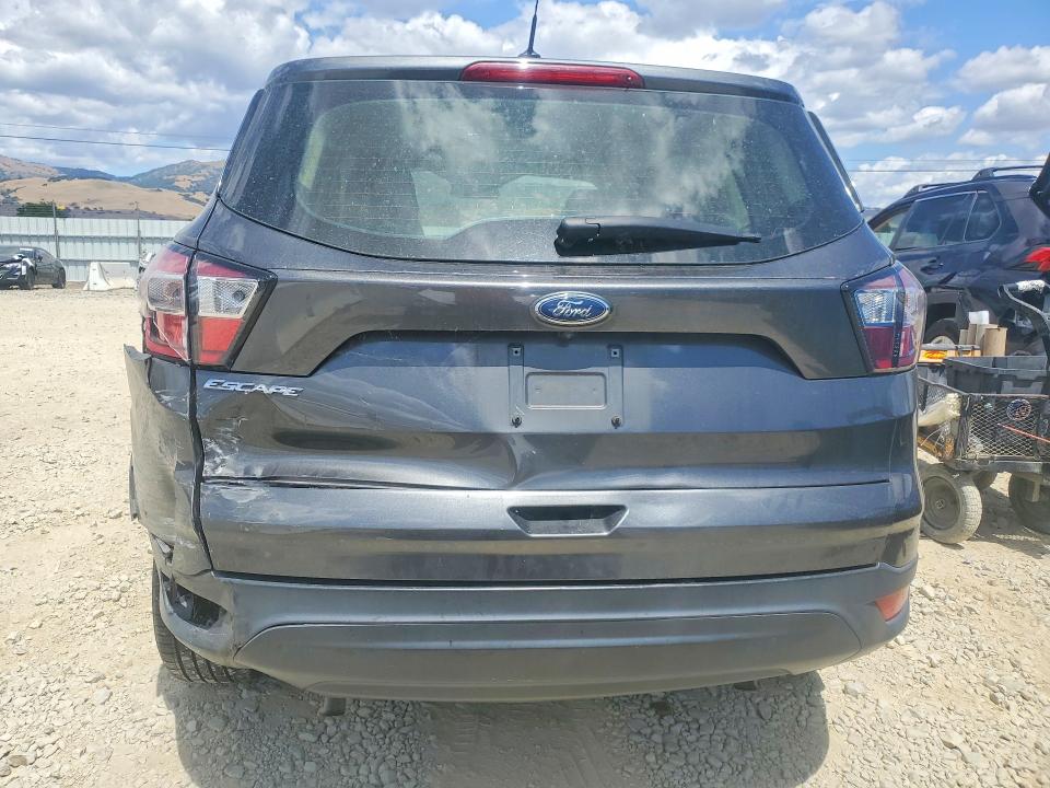 2017 Ford Escape მანქანა იყიდება აუქციონზე, vin: 1FMCU0F76HUE09755, აუქციონის ნომერი: 54855226