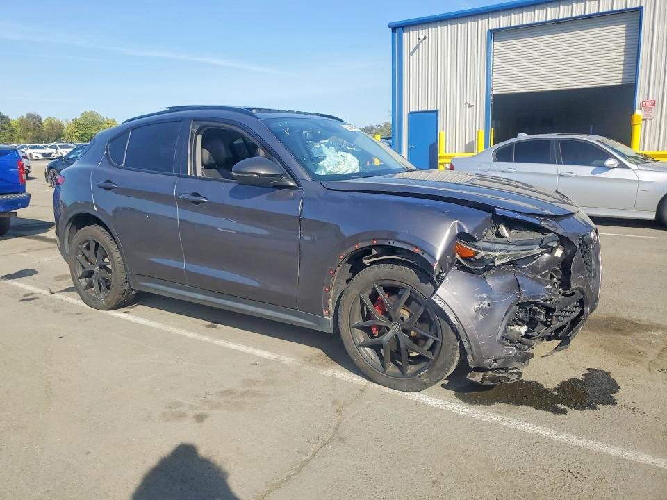 Продажа на аукционе авто 2020 Alfa Romeo Stelvio, vin: ZASPAJAN5L7C93926, номер лота: 53218916