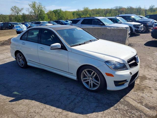Продаж на аукціоні авто 2012 Mercedes-benz C, vin: WDDGF8BBXCA613645, номер лоту: 51895066
