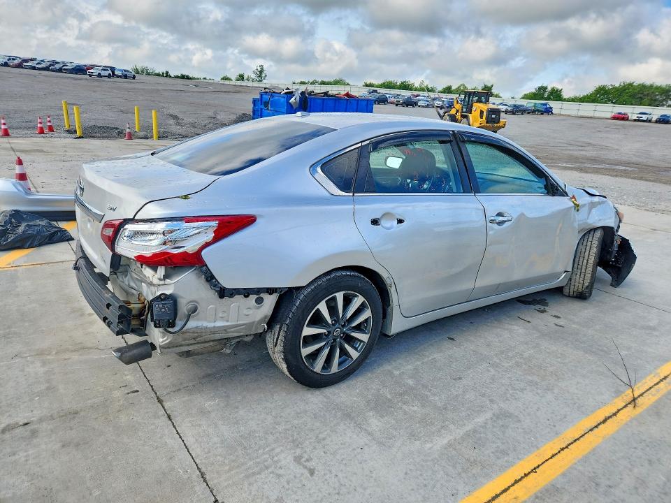 52708026 :رقم المزاد ، 1N4AL3AP1JC264892 vin ، 2018 Nissan Altima مزاد بيع