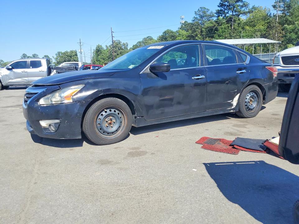 2015 Nissan Altima მანქანა იყიდება აუქციონზე, vin: 1N4AL3AP8FN867141, აუქციონის ნომერი: 53763836