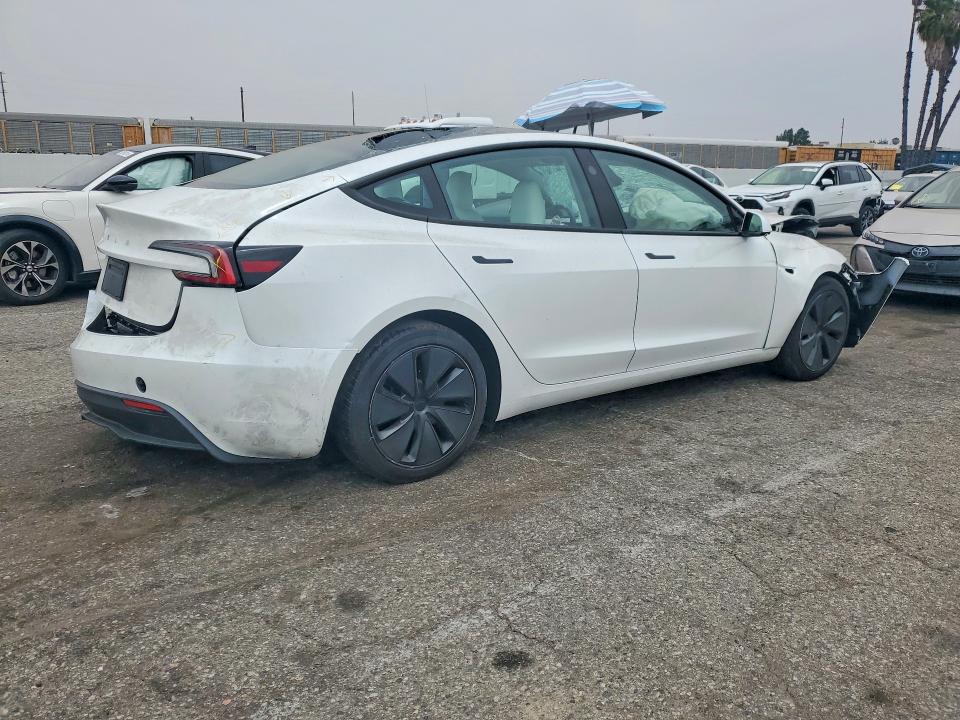 50311056 :رقم المزاد ، 5YJ3E1EAXSF943006 vin ، 2025 Tesla Model 3 مزاد بيع
