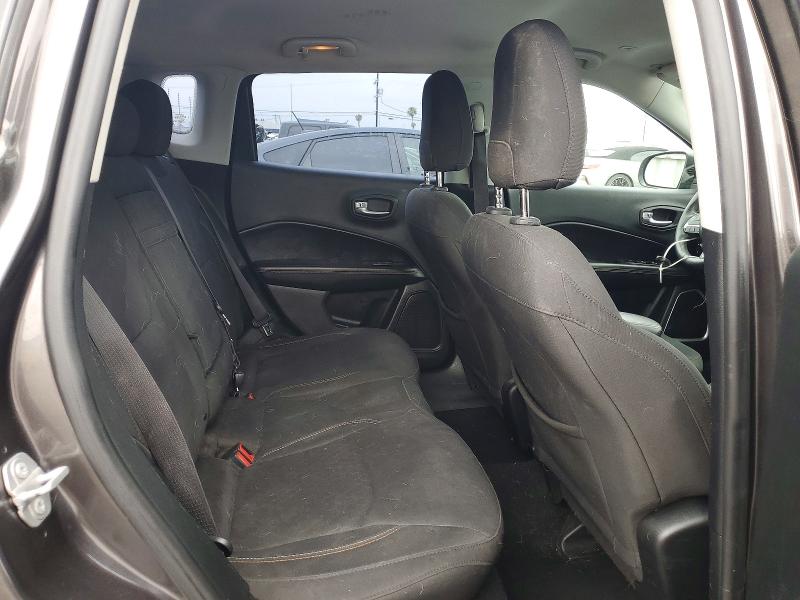 53732646 :رقم المزاد ، 3C4NJCABXJT461599 vin ، 2018 Jeep Compass مزاد بيع
