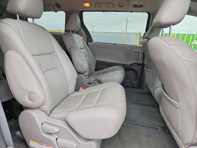 54090776 :رقم المزاد ، 5TDDK3DC6FS119680 vin ، 2015 Toyota Sienna مزاد بيع