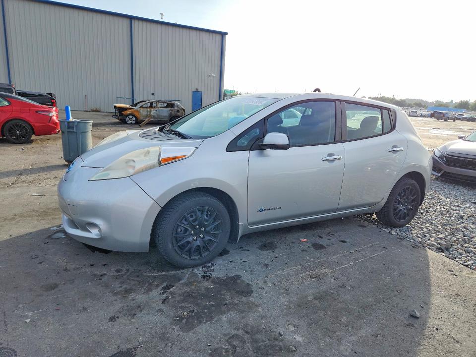 2015 Nissan Leaf მანქანა იყიდება აუქციონზე, vin: 1N4AZ0CPXFC303397, აუქციონის ნომერი: 55193976