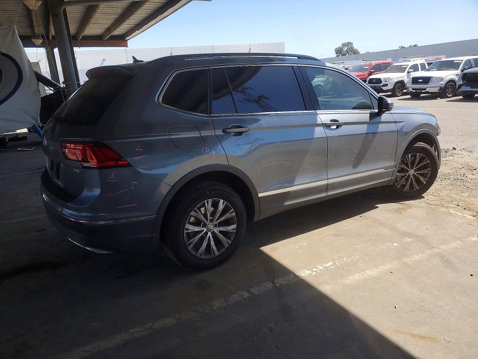 2018 Volkswagen Tiguan მანქანა იყიდება აუქციონზე, vin: 3VV3B7AX8JM002669, აუქციონის ნომერი: 55033666