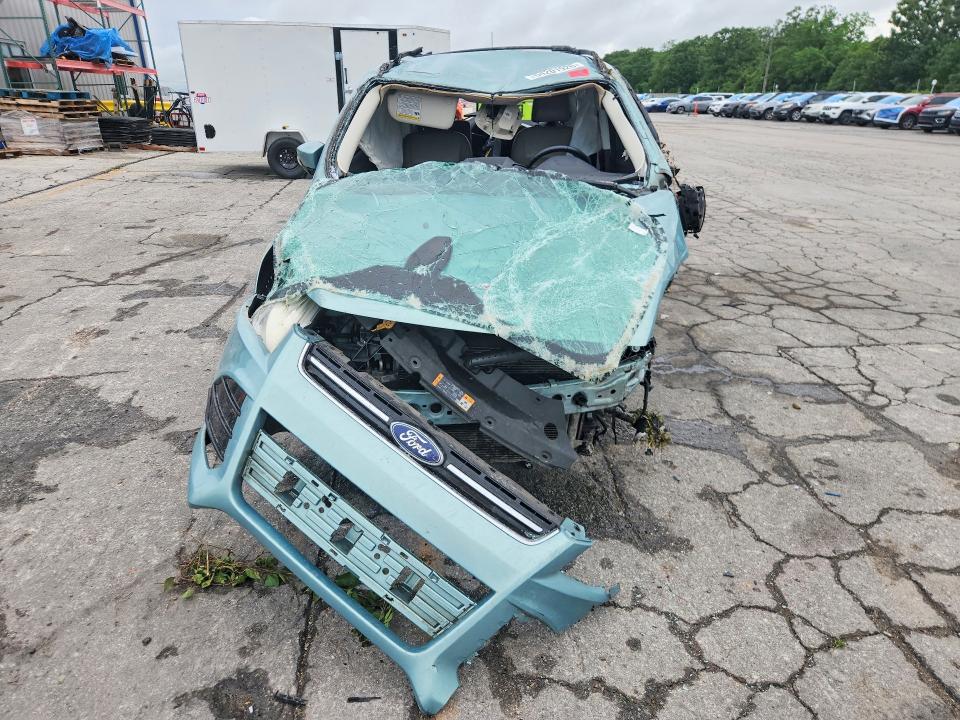 2013 Ford Escape მანქანა იყიდება აუქციონზე, vin: 1FMCU9HX7DUB00565, აუქციონის ნომერი: 54201926
