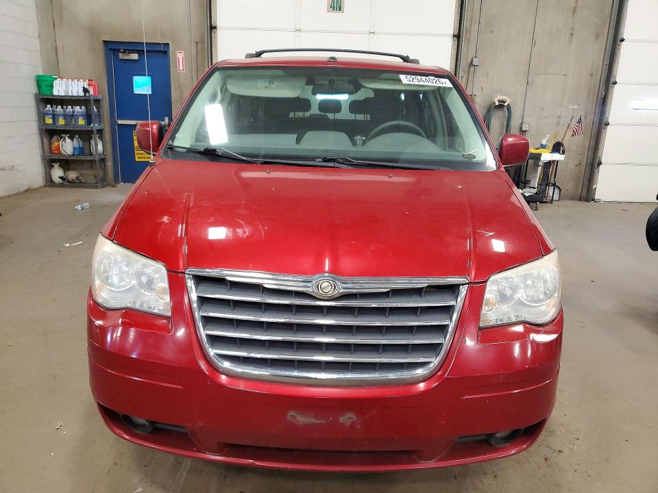 2010 Chrysler Town & Country მანქანა იყიდება აუქციონზე, vin: 2A4RR5D18AR150999, აუქციონის ნომერი: 52944026