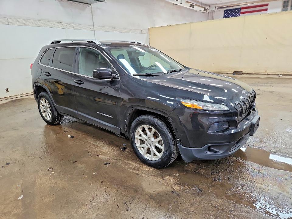 53625876 :رقم المزاد ، 1C4PJMCS0GW139679 vin ، 2016 Jeep Cherokee مزاد بيع