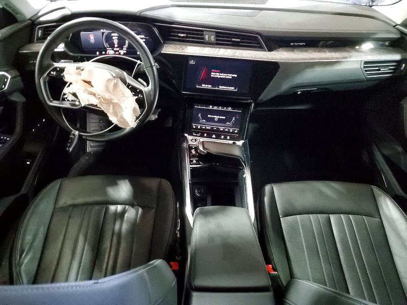 52542546 :رقم المزاد ، WA1LAAGE4NB032456 vin ، 2022 Audi E-tron مزاد بيع