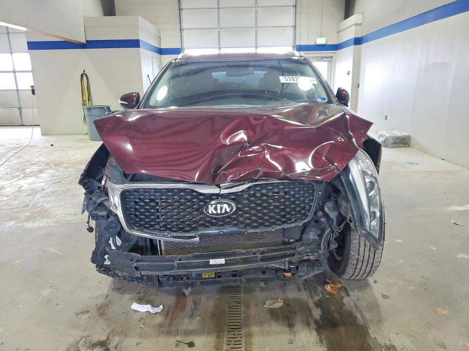 52825366 :رقم المزاد ، 5XYPGDA35HG323573 vin ، 2017 Kia Sorento مزاد بيع