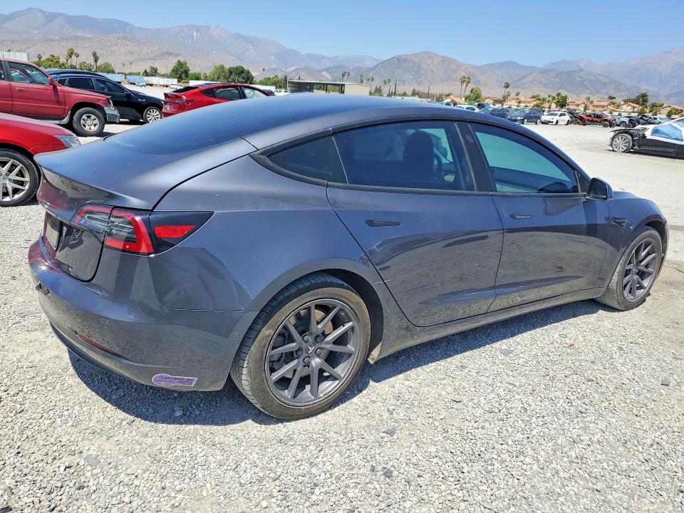 53226146 :رقم المزاد ، 5YJ3E1EA6JF158643 vin ، 2018 Tesla Model 3 مزاد بيع