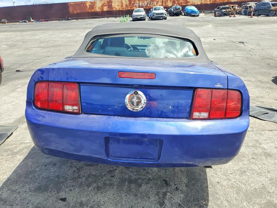 2005 Ford Mustang მანქანა იყიდება აუქციონზე, vin: 1ZVHT84N755256481, აუქციონის ნომერი: 55200636