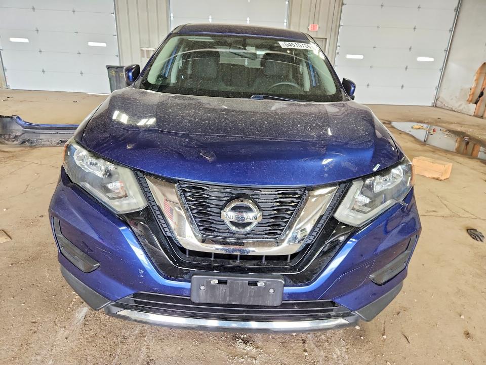 2017 Nissan Rogue მანქანა იყიდება აუქციონზე, vin: 5N1AT2MV9HC785136, აუქციონის ნომერი: 54516736