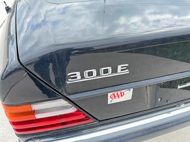 52910686 :رقم المزاد ، WDBEA28E4PB858079 vin ، 1993 Mercedes-benz 300 مزاد بيع