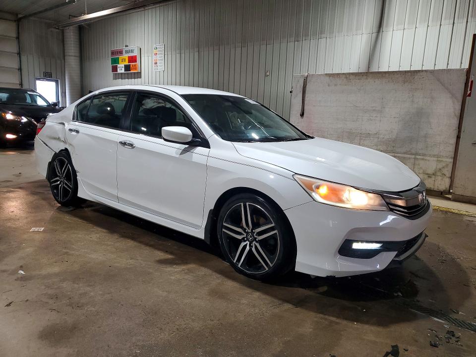 53545806 :رقم المزاد ، 1HGCR2F52HA094214 vin ، 2017 Honda Accord مزاد بيع