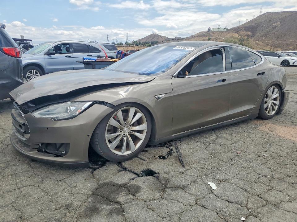 2016 Tesla Model S მანქანა იყიდება აუქციონზე, vin: 5YJSA1E20GF123881, აუქციონის ნომერი: 55376016
