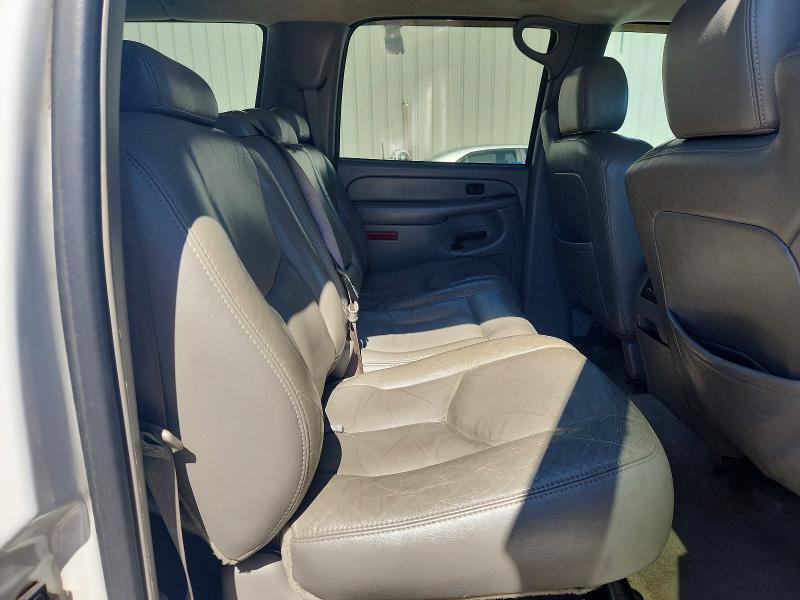 Продажа на аукционе авто 2004 Chevrolet Suburban, vin: 3GNEC16Z04G121127, номер лота: 53741526