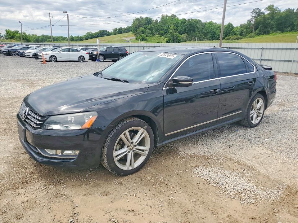 52641686 :رقم المزاد ، 1VWCN7A39EC111990 vin ، 2014 Volkswagen Passat مزاد بيع