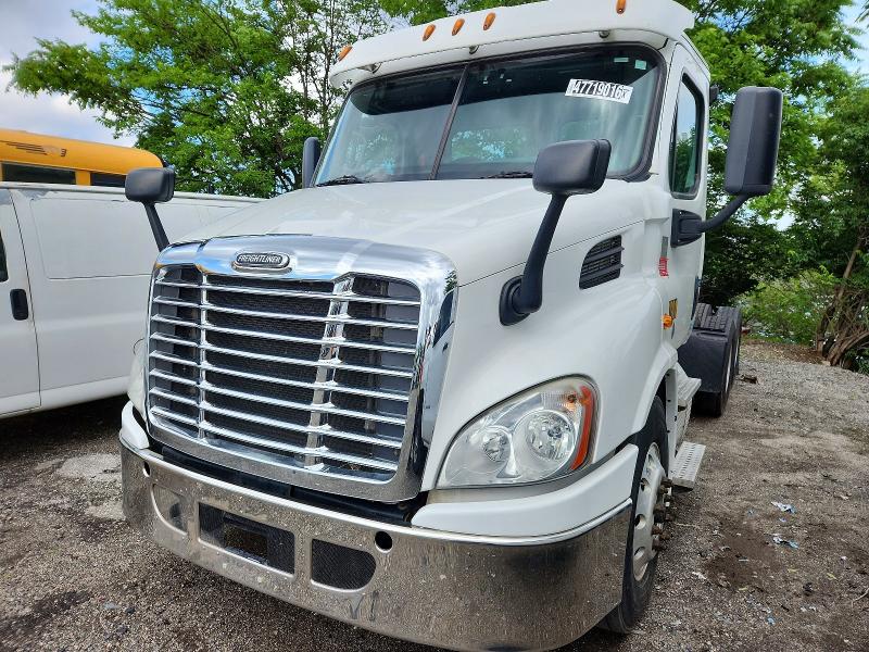 Auction sale of the 2016 Freigliner Cascadia 113, vin: 3AKJGBDV1GSGR1369, lot number: 47719016