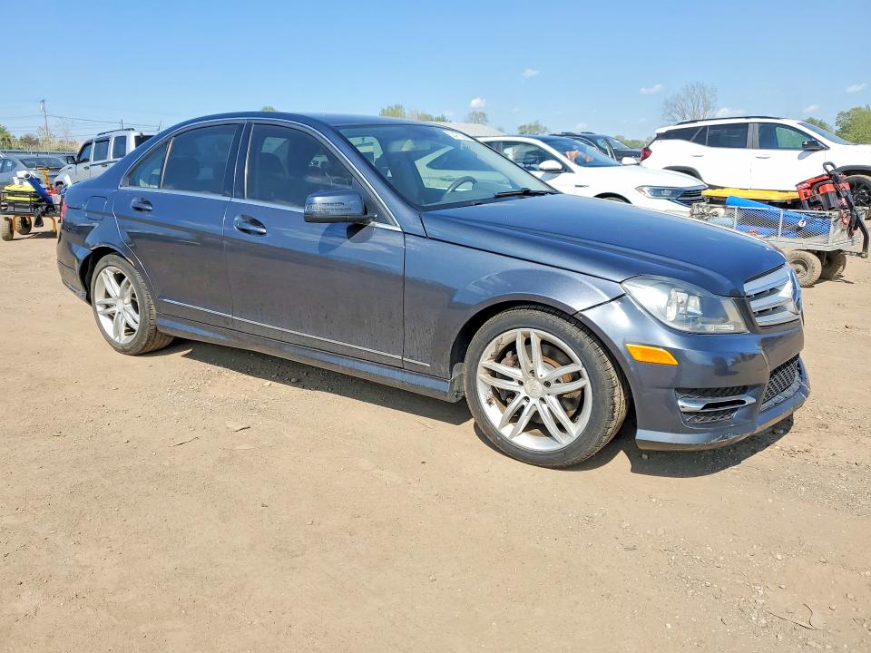 52470236 :رقم المزاد ، WDDGF8AB1DA881244 vin ، 2013 Mercedes-benz C مزاد بيع