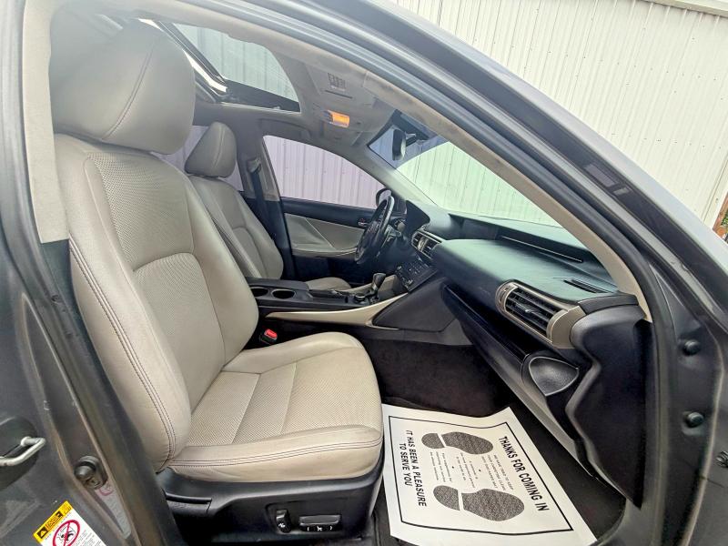 Продажа на аукционе авто 2016 Lexus Is, vin: JTHBA1D28G5008169, номер лота: 54898546