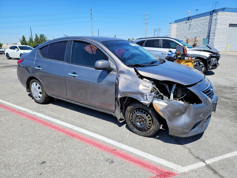 54353606 :رقم المزاد ، 3N1CN7AP8DL892979 vin ، 2013 Nissan Versa مزاد بيع