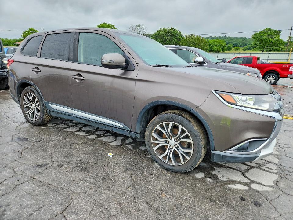 Продаж на аукціоні авто 2018 Mitsubishi Outlander, vin: JA4AD3A36JZ017556, номер лоту: 52689676