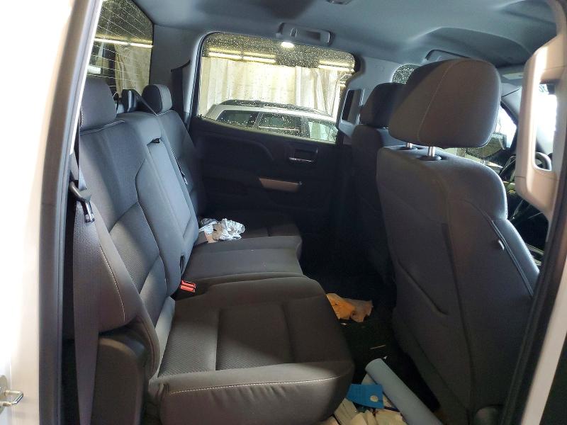 Продаж на аукціоні авто 2018 Chevrolet Silverado, vin: 3GCUKREC4JG372585, номер лоту: 53223736