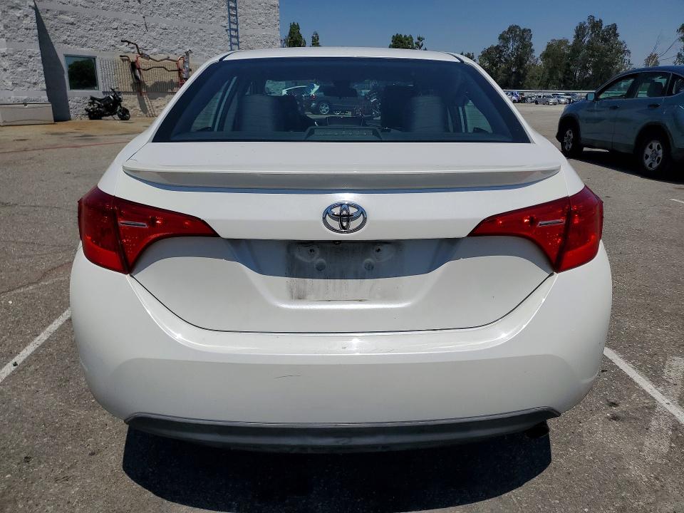 52874746 :رقم المزاد ، 5YFBURHEXJP767122 vin ، 2018 Toyota Corolla مزاد بيع