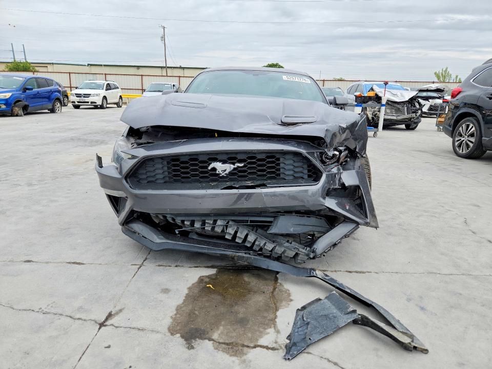 52571276 :رقم المزاد ، 1FA6P8TH2J5108393 vin ، 2018 Ford Mustang مزاد بيع