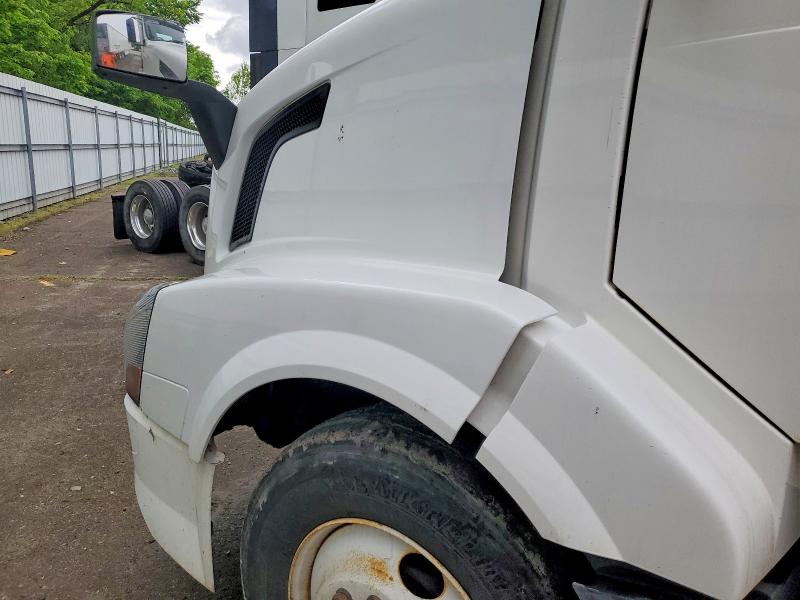 Продаж на аукціоні авто 2018 Volvo Vnl, vin: 4V4N39TG6JN892595, номер лоту: 53846816