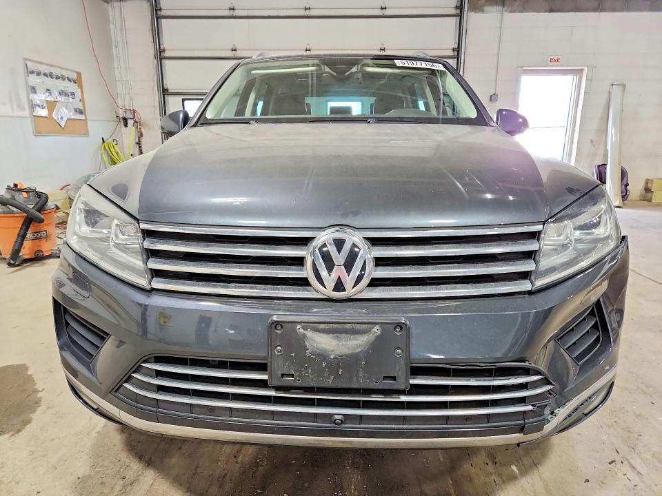 51977156 :رقم المزاد ، WVGEF9BP9GD011449 vin ، 2016 Volkswagen Touareg مزاد بيع
