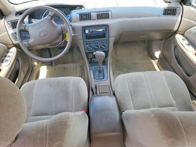 52556836 :رقم المزاد ، 4T1BG22K1YU941648 vin ، 2000 Toyota Camry مزاد بيع