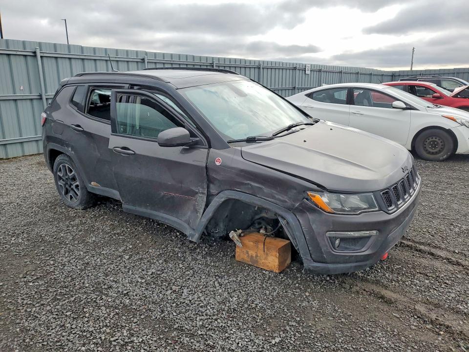 53593226 :رقم المزاد ، 3C4NJDDB8JT493534 vin ، 2018 Jeep Compass مزاد بيع