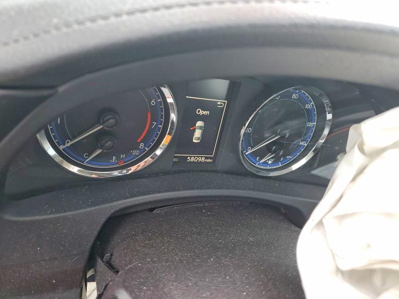 53388106 :رقم المزاد ، 2T1BURHE8JC023860 vin ، 2018 Toyota Corolla مزاد بيع