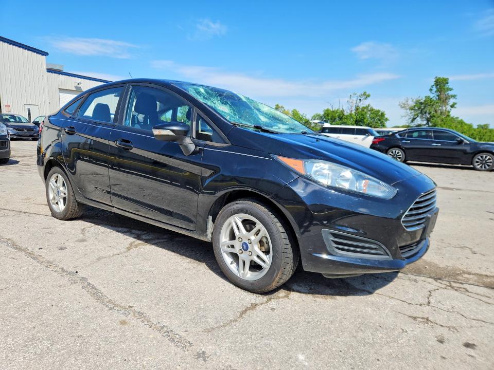 52869136 :رقم المزاد ، 3FADP4BJ1JM130335 vin ، 2018 Ford Fiesta مزاد بيع