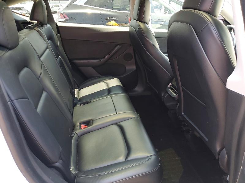 52745546 :رقم المزاد ، 5YJYGDEE4MF214992 vin ، 2021 Tesla Model Y مزاد بيع