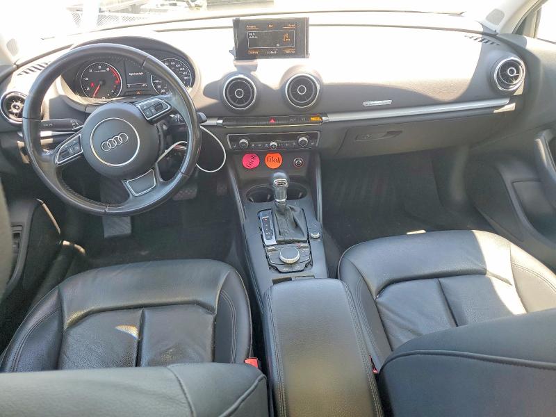 53120386 :رقم المزاد ، WAUBFGFF5F1122929 vin ، 2015 Audi A3 مزاد بيع