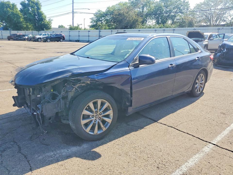 55254356 :رقم المزاد ، 4T4BF1FK1FR468067 vin ، 2015 Toyota Camry مزاد بيع
