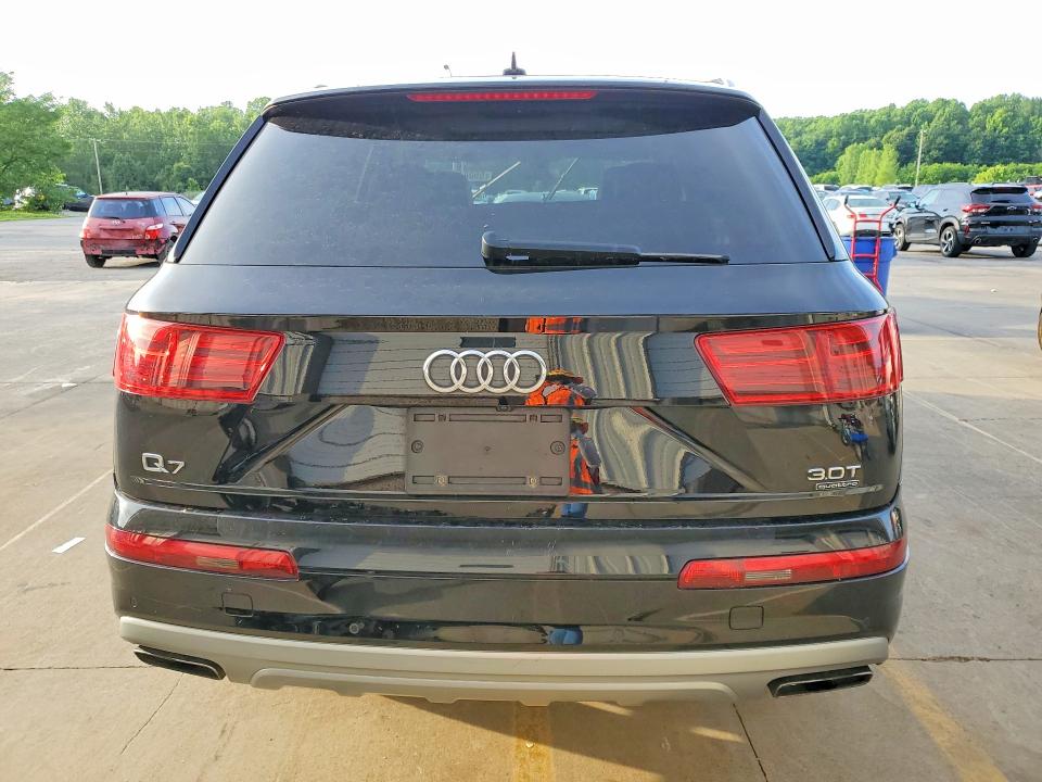 Продажа на аукционе авто 2017 Audi Q7, vin: WA1VAAF7XHD030375, номер лота: 55084186