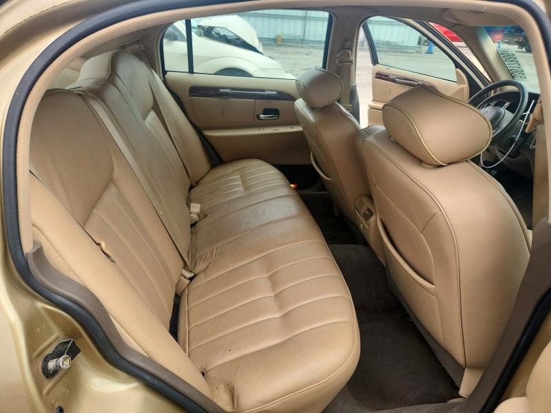 53617886 :رقم المزاد ، 1LNFM81W6WY725107 vin ، 1998 Lincoln Town Car مزاد بيع